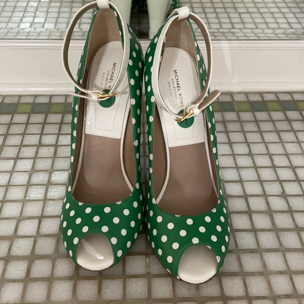 Brand new Michael Kors peep toe wedges
